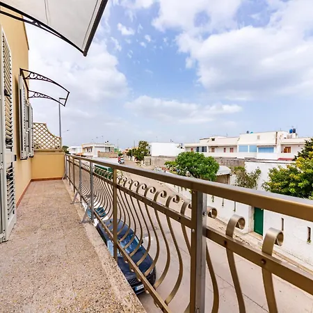 Rosa's Flat -