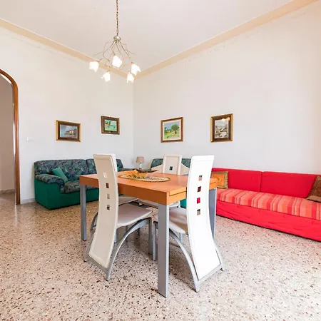 Rosa's Flat -
